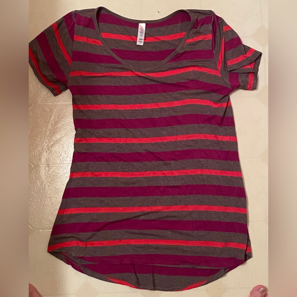 Lularoe Classic tee